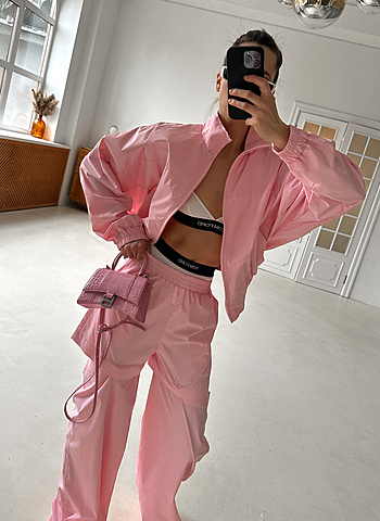 Бомбер и брюки-шорты из плащевой ткани индивидуальный пошив Розовый